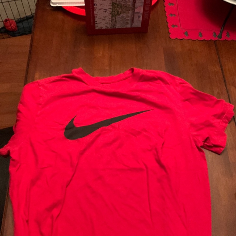 Mens Nike Short Sleeve, Size Large